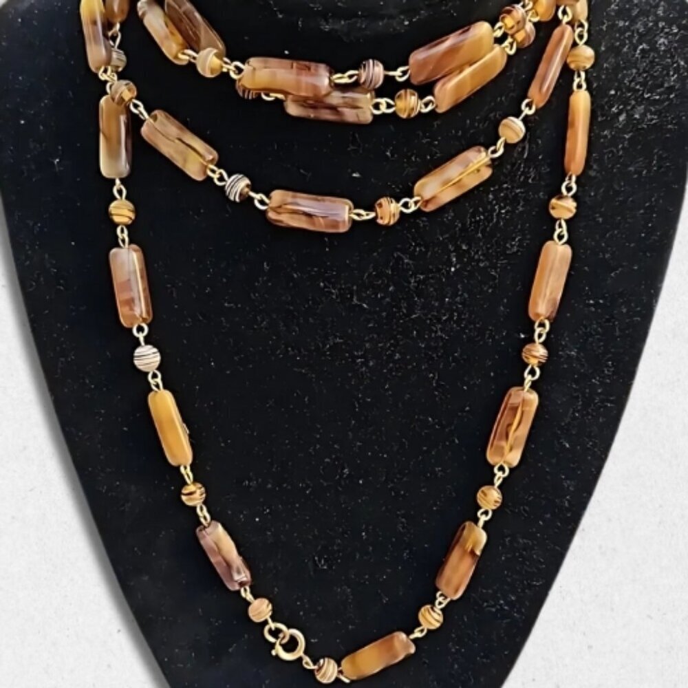 Glass Swirled Beaded Necklace Gold Tone Chain Lightweight Design Brown/White OS